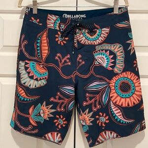 BILLABONG Recycler Sundays Airlite Boardshort. Size 30.  Like new!